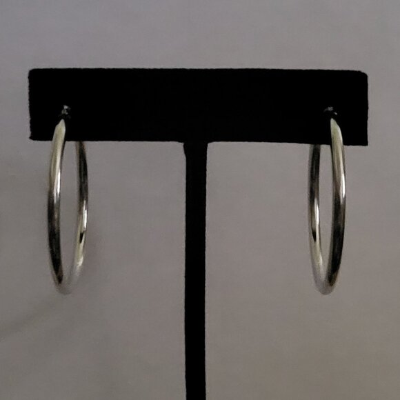 **SOLD**10k Solid White Gold Round Hoop Earrings Lever Backs ≈1 1/2", 2mm,≈1.58g - Picture 1 of 6